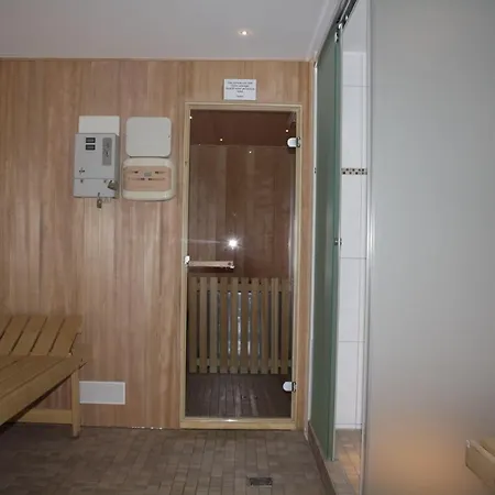 Haus-nordland-app-17-schwimmbad 베스터란트